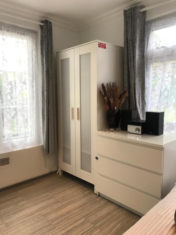 Studio Apartment Rainham  Bagian luar foto