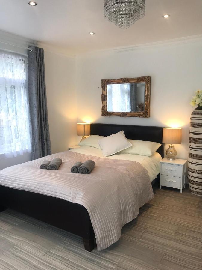 Studio Apartment Rainham  Bagian luar foto