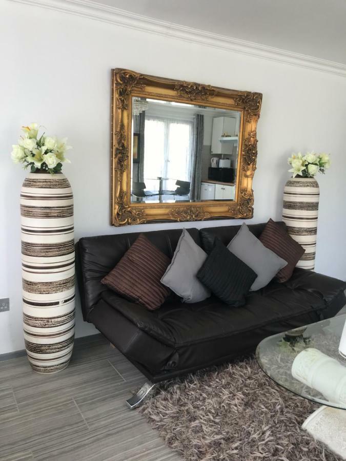 Studio Apartment Rainham  Bagian luar foto